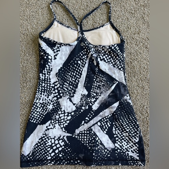 Lululemon tank top - Picture 3 of 4